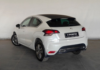 Подержанный автомобиль Citroen DS4 2012 года (6 фото)