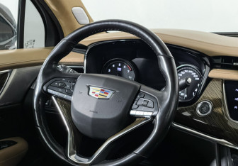 Подержанный автомобиль Cadillac XT6 2020 года (13 фото)