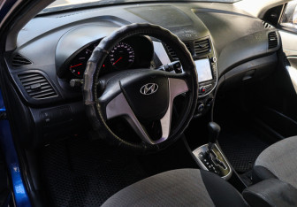 Подержанный автомобиль Hyundai Solaris Sedan 2011 года (11 фото)