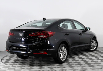 Подержанный автомобиль Hyundai Elantra Sedan 2019 года (4 фото)