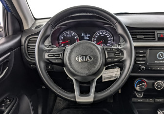 Подержанный автомобиль Kia Rio Hatchback 2020 года (20 фото)