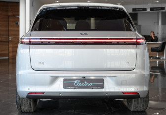 Новый LiXiang L7 2025 (6 фото)