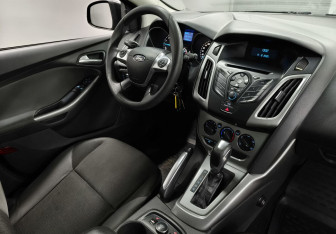 Подержанный автомобиль Ford Focus Wagon 2013 года (10 фото)