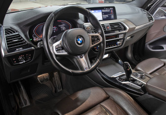 Подержанный автомобиль BMW X3 2019 года (16 фото)