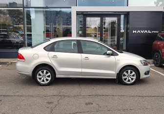 Подержанный автомобиль Volkswagen Polo Sedan 2011 года (4 фото)