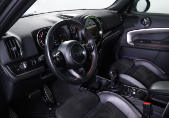 Подержанный автомобиль MINI Countryman 2021 года (15 фото)