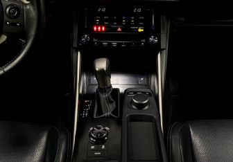 Подержанный автомобиль Lexus IS Sedan 2013 года (13 фото)