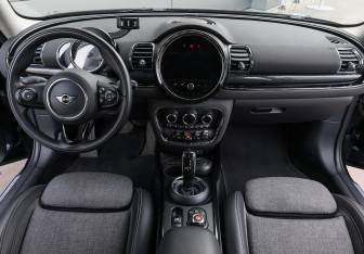 Подержанный автомобиль MINI Clubman Wagon 2021 года (14 фото)