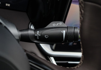 Подержанный автомобиль Geely Monjaro 2025 года (30 фото)