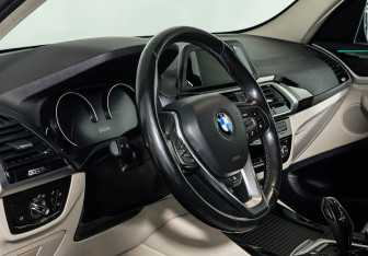 Подержанный автомобиль BMW X3 2018 года (12 фото)