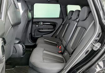 Подержанный автомобиль MINI Clubman Wagon 2021 года (12 фото)