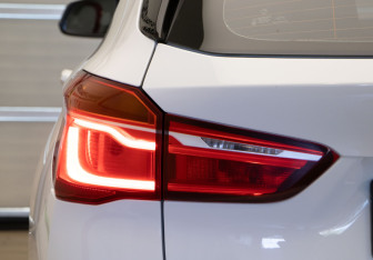 Подержанный автомобиль BMW X1 2015 года (38 фото)