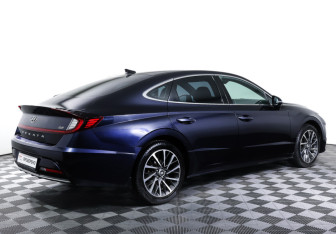 Подержанный автомобиль Hyundai Sonata 2020 года (5 фото)