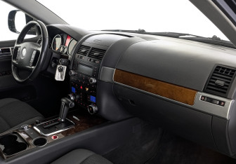 Подержанный автомобиль Volkswagen Touareg 2009 года (13 фото)