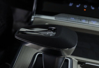 Подержанный автомобиль Exeed VX 2022 года (14 фото)