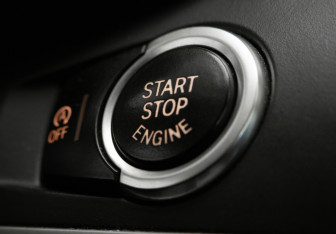 Подержанный автомобиль BMW X3 2012 года (19 фото)