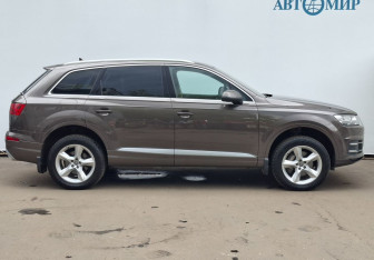 Подержанный автомобиль Audi Q7 2015 года (4 фото)