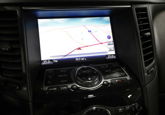 Подержанный автомобиль Infiniti FX 2012 года (18 фото)