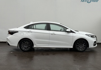 Подержанный автомобиль Omoda S5 2024 года (4 фото)