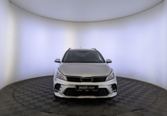 Подержанный автомобиль Kia Rio Hatchback 2022 года (2 фото)