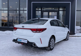 Подержанный автомобиль Kia Rio Sedan 2020 года (6 фото)