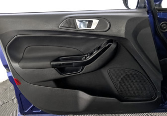 Подержанный автомобиль Ford Fiesta Hatchback 2017 года (19 фото)