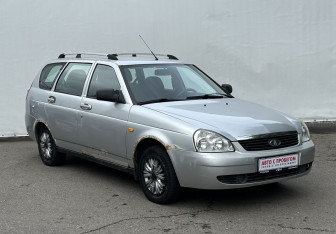 Подержанный автомобиль LADA (ВАЗ) Priora Wagon 2011 года (3 фото)
