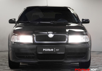 Подержанный автомобиль Skoda Octavia Liftback 2007 года (24 фото)