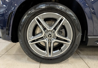Подержанный автомобиль Mercedes-Benz GLE 2021 года (28 фото)