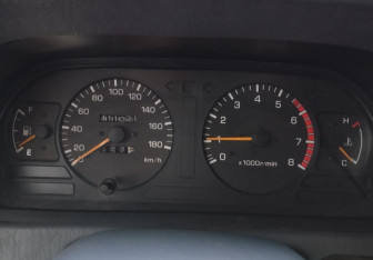 Подержанный автомобиль Toyota Land Cruiser Prado 1997 года (12 фото)