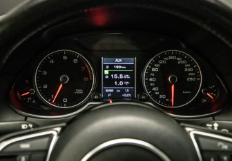 Подержанный автомобиль Audi Q5 2015 года (13 фото)