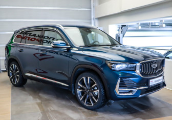 Подержанный автомобиль Geely Monjaro 2023 года (3 фото)
