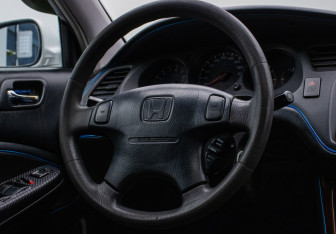 Подержанный автомобиль Honda Accord Sedan 2000 года (15 фото)