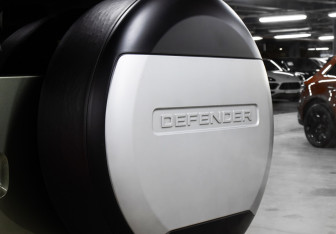 Подержанный автомобиль Land Rover Defender Suv 2021 года (28 фото)