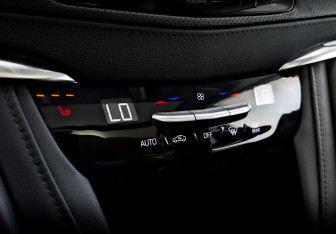 Подержанный автомобиль Cadillac XT5 2016 года (30 фото)