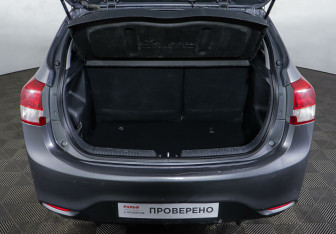 Подержанный автомобиль Kia Rio Hatchback 2017 года (17 фото)