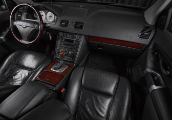 Подержанный автомобиль Volvo XC90 2012 года (10 фото)