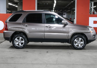 Подержанный автомобиль Kia Sportage 2010 года (4 фото)