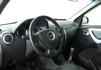 Подержанный автомобиль LADA (ВАЗ) Largus Wagon 2017 года (13 фото)