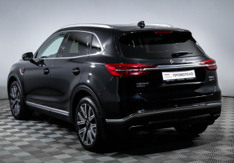 Подержанный автомобиль Hongqi HS5 2024 года (7 фото)