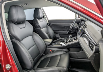 Подержанный автомобиль Geely Atlas Pro 2024 года (24 фото)