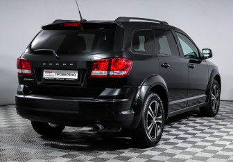 Подержанный автомобиль Dodge Journey 2011 года (5 фото)