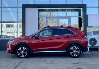 Подержанный автомобиль Mitsubishi Eclipse Cross 2018 года (8 фото)