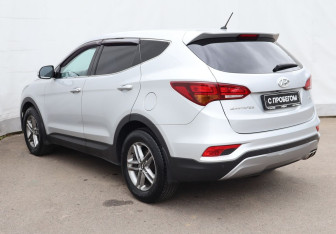 Подержанный автомобиль Hyundai Santa Fe 2015 года (6 фото)