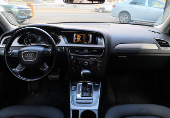 Подержанный автомобиль Audi A4 Sedan 2012 года (9 фото)