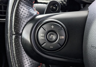 Подержанный автомобиль MINI Hatch 2020 года (27 фото)