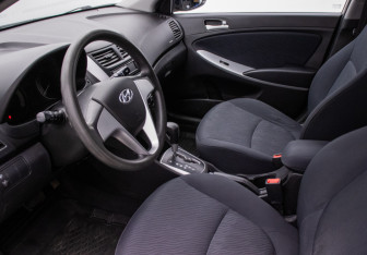 Подержанный автомобиль Hyundai Solaris Sedan 2011 года (10 фото)