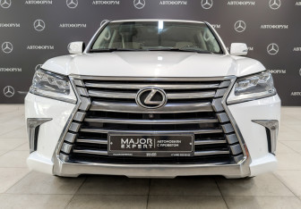 Подержанный автомобиль Lexus LX 2015 года (2 фото)