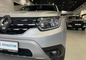 Подержанный автомобиль Renault Duster 2021 года (9 фото)