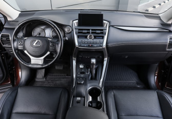 Подержанный автомобиль Lexus NX 2016 года (13 фото)